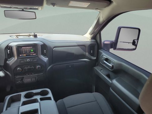 Used 2021 Chevrolet Silverado 2500 Custom w/ Custom Value Package AWD/4WD image 7