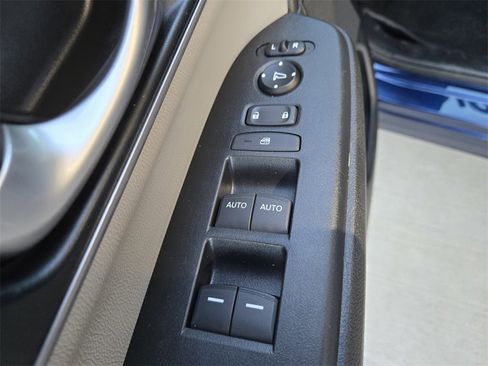 Used 2017 Honda CR-V Touring image 34