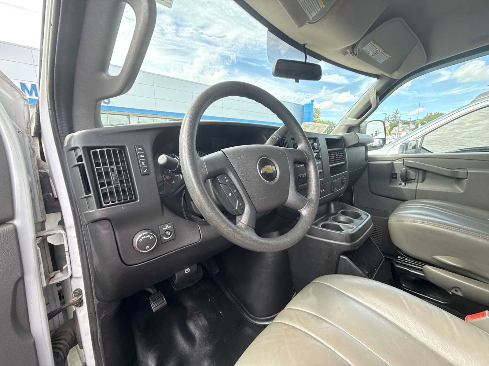 Used 2019 Chevrolet Express 2500 w/ Driver Convenience Package RWD image 10