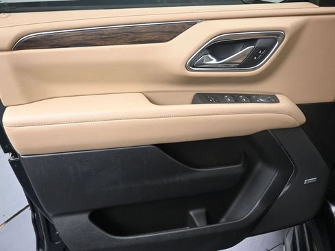 Used 2023 Chevrolet Tahoe Premier w/ Advanced Technology Package RWD image 11