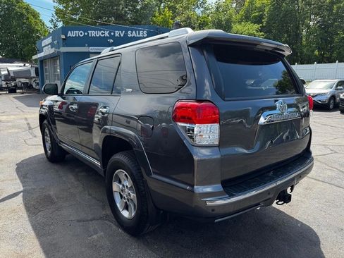 Used 2011 Toyota 4Runner SR5 w/ Premium Pkg w/Leather AWD/4WD image 4