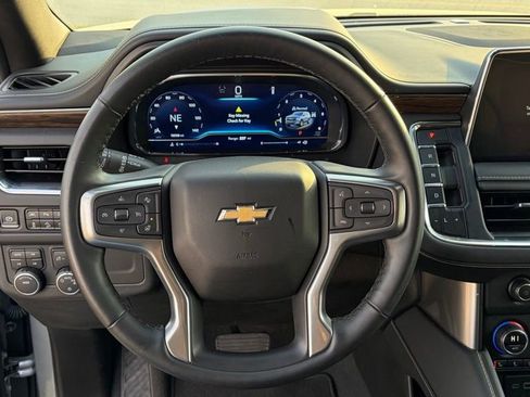 Used 2024 Chevrolet Suburban Premier AWD/4WD image 17