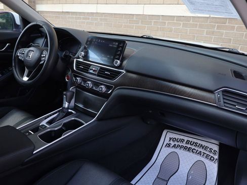 Used 2019 Honda Accord EX image 30