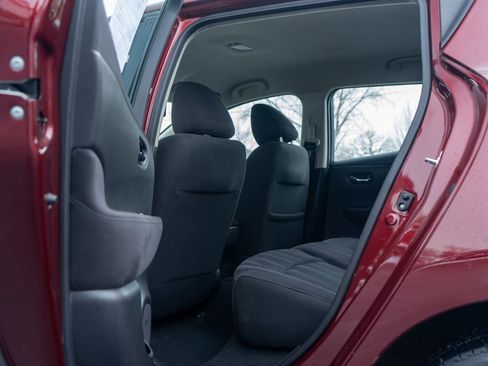 Used 2016 Nissan Leaf SV image 27