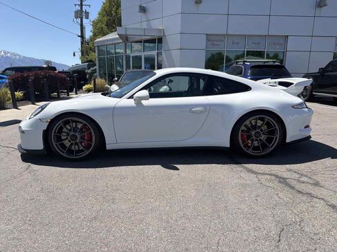 Used 2015 Porsche 911 GT3 RWD image 2