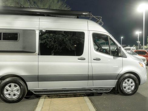 Used 2024 Mercedes-Benz Sprinter 2500 image 3