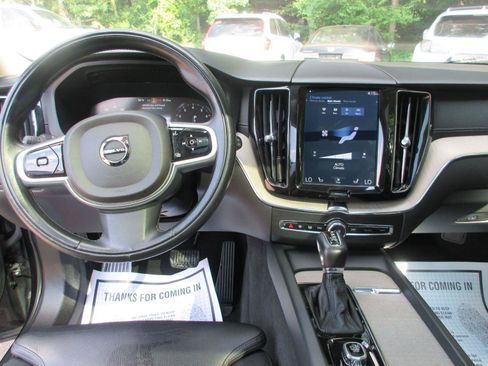 Used 2018 Volvo XC60 T5 Inscription w/ Convenience Package AWD/4WD image 12