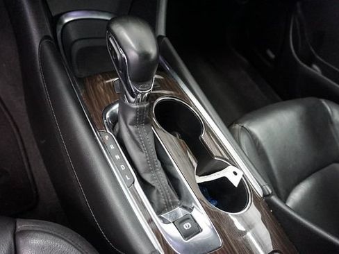 Used 2024 Chevrolet Malibu LT FWD image 15