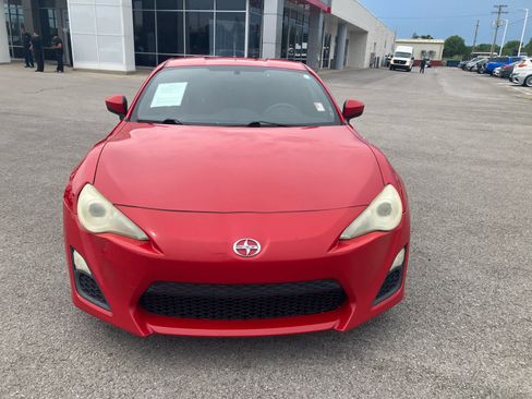 Used 2013 Scion FR-S RWD image 2