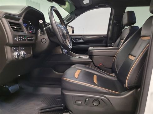Used 2021 GMC Yukon AT4 w/ Technology Package image 11