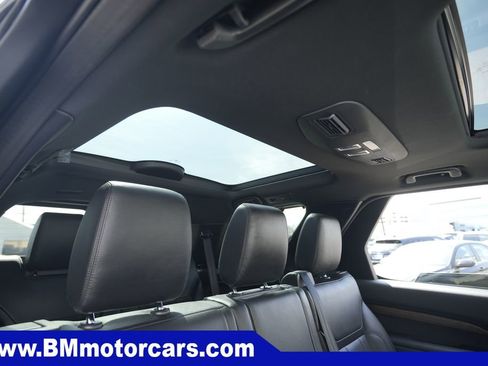 Used 2019 Land Rover Discovery HSE image 32