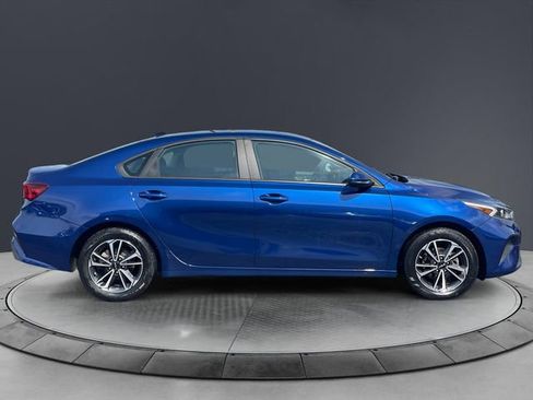 Used 2023 Kia Forte LXS FWD image 6