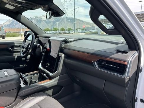 Certified 2025 GMC Yukon Denali AWD/4WD image 19