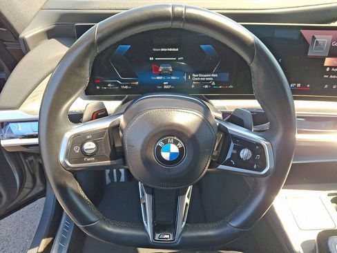 Used 2023 BMW 760i xDrive w/ Executive Package AWD/4WD image 21