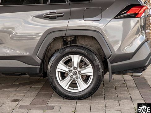 Used 2021 Toyota RAV4 XLE w/ Convenience Package AWD/4WD image 5