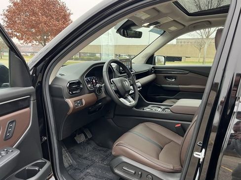 Certified 2025 Honda Pilot Elite image 20