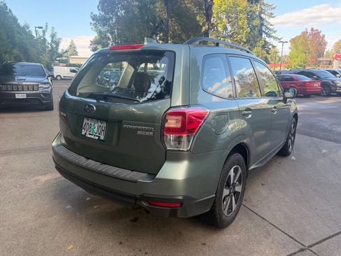 Used 2017 Subaru Forester 2.5i w/ Alloy Wheel Package AWD/4WD image 4
