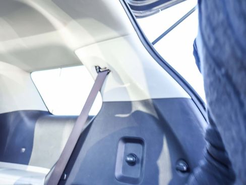 Used 2024 Kia Carnival LX image 14