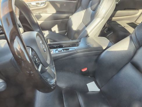 Used 2016 Volvo XC90 T6 Momentum image 15