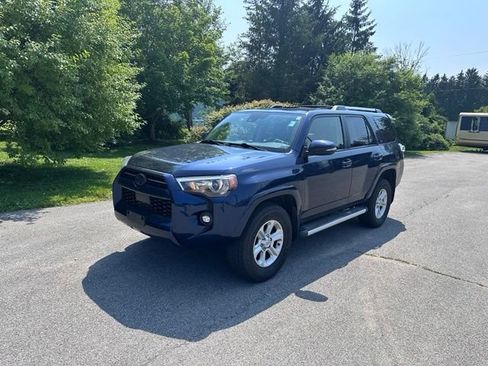 Used 2022 Toyota 4Runner SR5 Premium w/ Moonroof Package AWD/4WD image 7