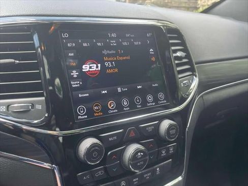 Used 2020 Jeep Grand Cherokee Limited w/ Luxury Group II image 29