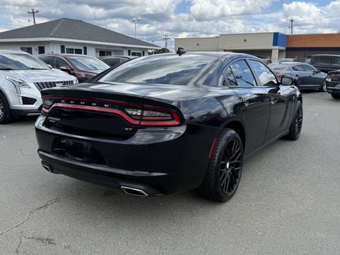 Used 2017 Dodge Charger SXT AWD/4WD image 6