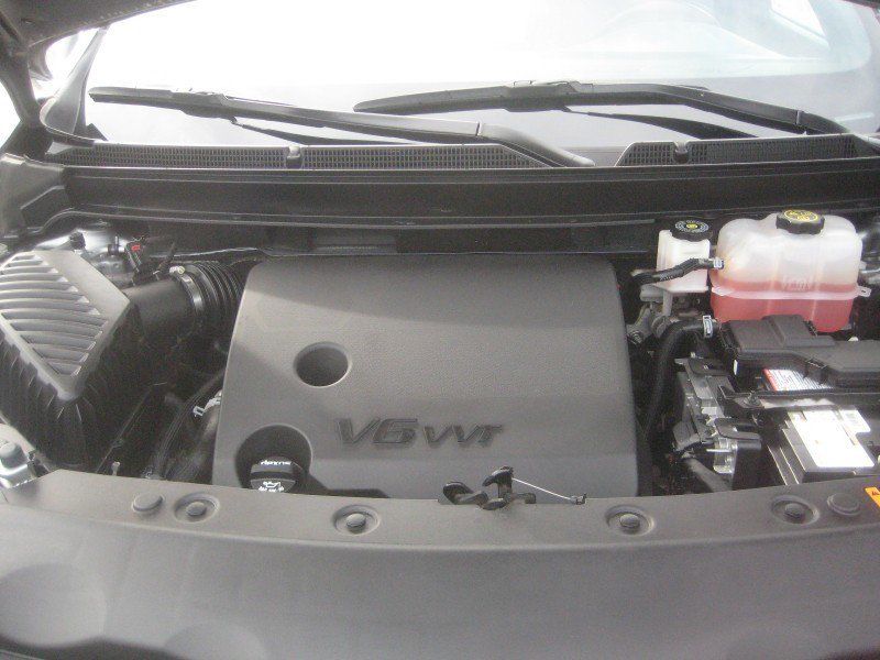 Used 2024 Buick Enclave Essence w/ Sport Touring Edition FWD image 12