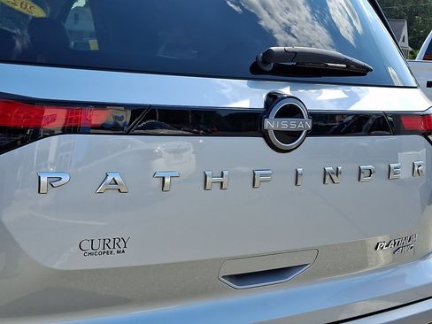 Used 2023 Nissan Pathfinder Platinum AWD/4WD image 36