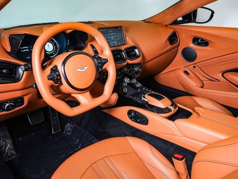 Used 2023 Aston Martin V8 Vantage Roadster RWD image 25