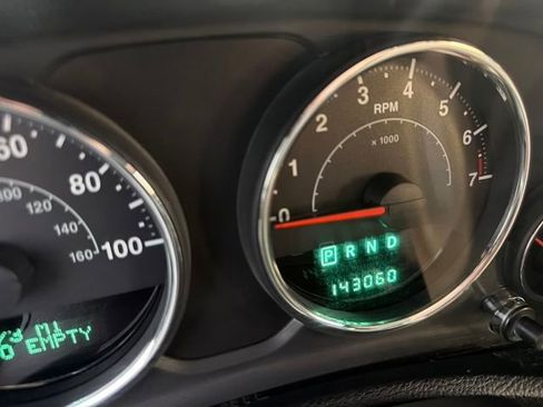 Used 2013 Jeep Wrangler Unlimited Sahara w/ Dual Top Group image 18