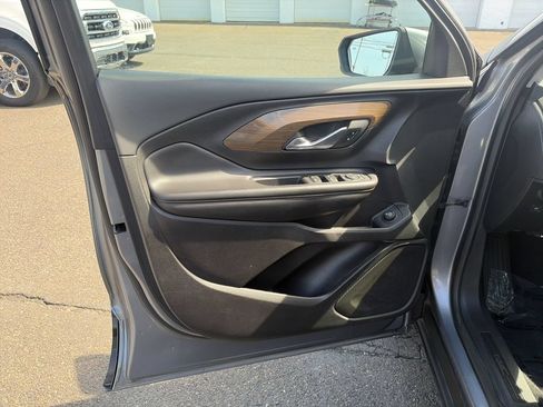 Used 2019 GMC Terrain SLE w/ Driver Convenience Package FWD image 10