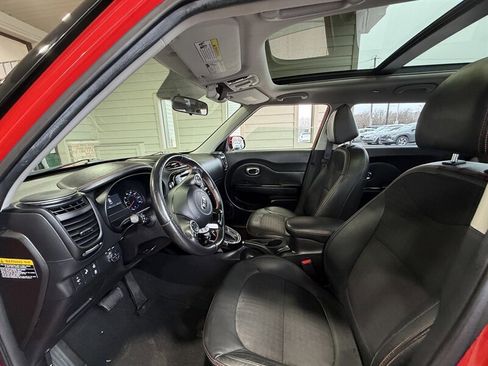 Used 2017 Kia Soul ! w/ Tech Package image 12