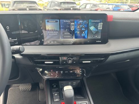 New 2026 Nissan Kicks SR image 27