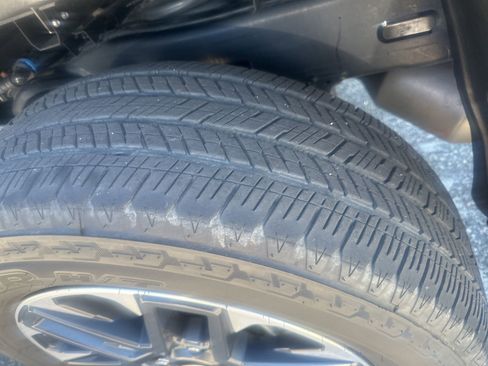 Used 2025 Toyota Tundra Limited AWD/4WD image 3