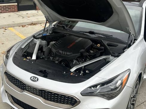 Used 2018 Kia Stinger GT2 image 39