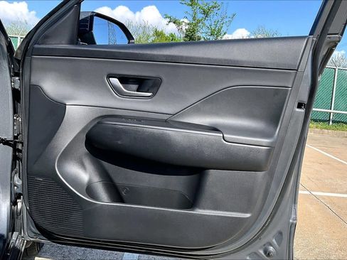 Used 2024 Hyundai Kona Limited image 21