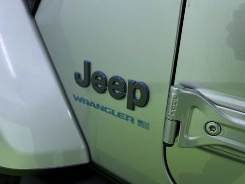 Used 2024 Jeep Wrangler High Altitude AWD/4WD image 13