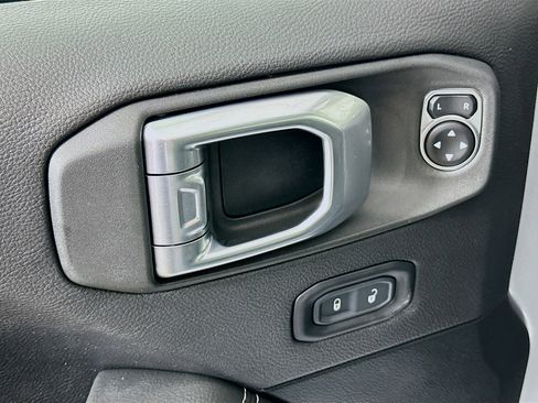 Used 2023 Jeep Wrangler Unlimited Sahara w/ Cold Weather Group AWD/4WD image 15