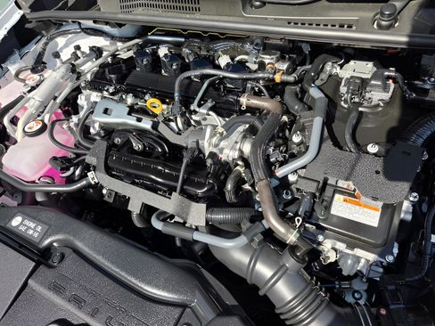 Used 2025 Toyota Prius Plug-In Hybrid FWD image 26