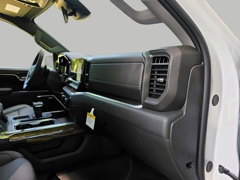 New 2026 Chevrolet Silverado 1500 LT Trail Boss w/ Convenience Package II AWD/4WD image 12