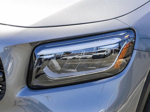 Used 2024 Mercedes-Benz GLB 250 image 8