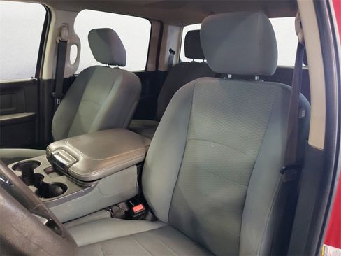 Used 2018 RAM 2500 Tradesman w/ Chrome Appearance Group image 9