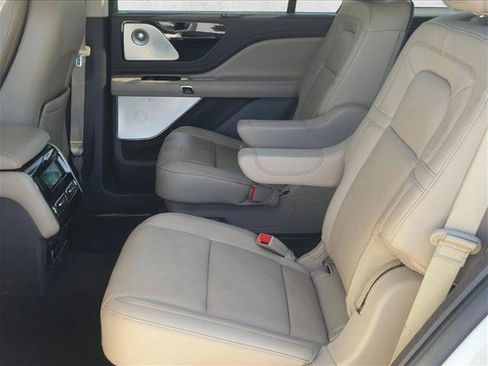 Used 2020 Lincoln Aviator Reserve w/ Equipment Group 202A image 20