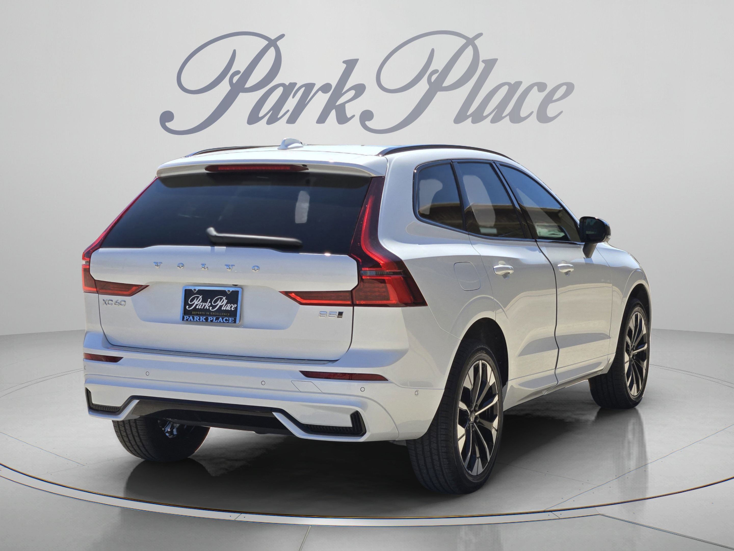 Used 2026 Volvo XC60 B5 Plus w/ Protection Package Premier AWD/4WD image 6