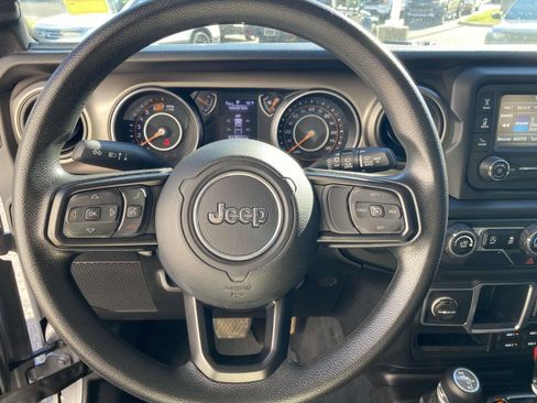 Used 2018 Jeep Wrangler Sport image 17