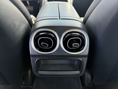 Used 2024 Mercedes-Benz C 300 Sedan image 24