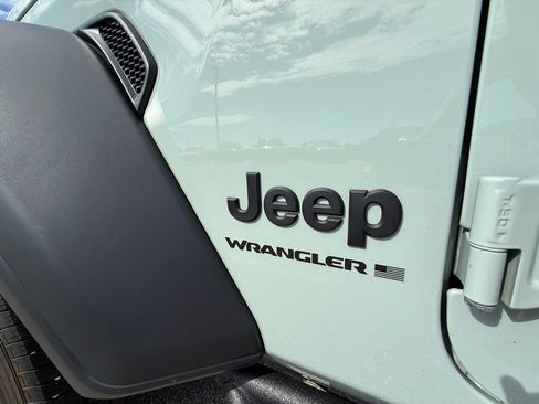 Used 2023 Jeep Wrangler Unlimited Sport AWD/4WD image 46