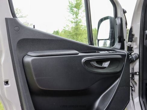 Used 2023 Mercedes-Benz Sprinter 2500 image 43