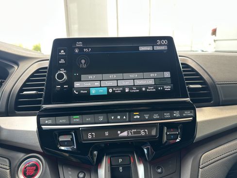 Used 2025 Honda Odyssey Sport-L image 37