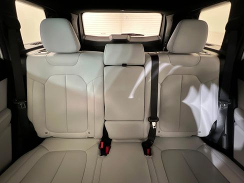 New 2026 Jeep Cherokee Limited AWD/4WD image 25